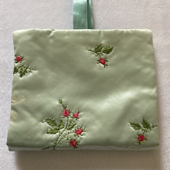 🌷Rare🌷Vintage 1950’s Ann Seton Embroidered Silk Lingerie Bag - Picture 3 of 10